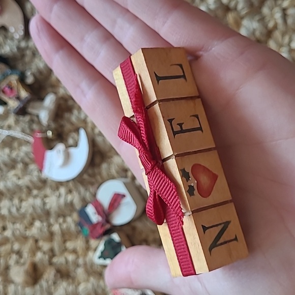 Bundle of Christmas holiday miniature decorative figures - Picture 3 of 5